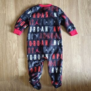 Jordan Logo Print Footie Sleeper - Black Red White